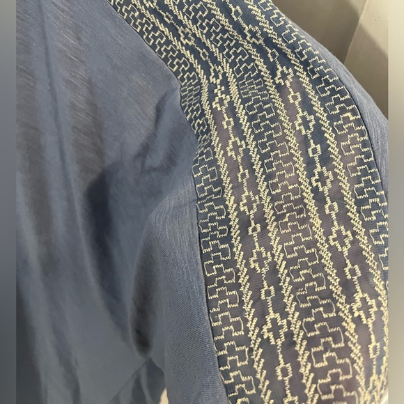 Beautiful light blue shirt with lace design on sleeves - Picture 4 of 5